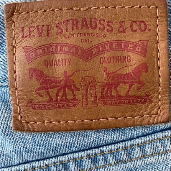 Levi’s Shorts - Picture 5 of 6